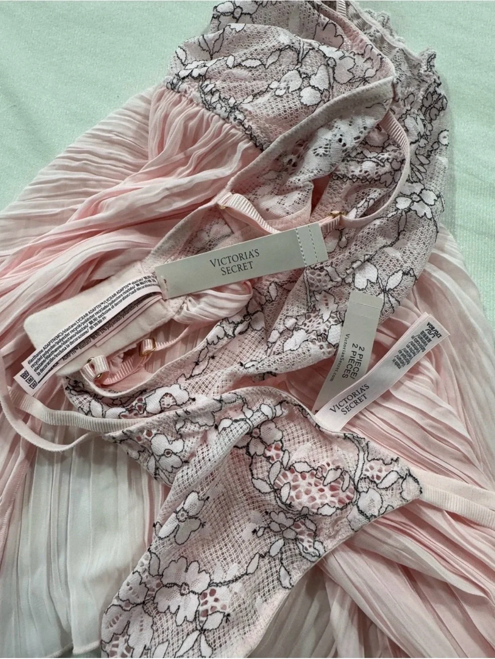 Victoria's Secret Dare to Dream Lace Pleated Babydoll Set